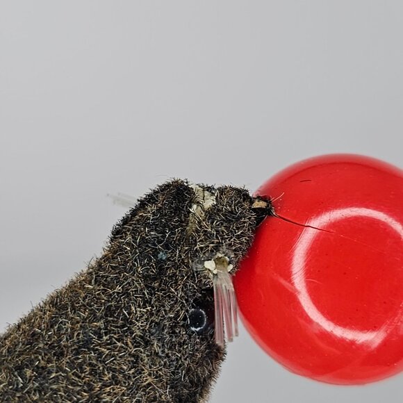 Vintage Wagner Kunstlerschutz Flocked Sea Lion Red Ball Germany Figurine FLAW - Picture 8 of 8